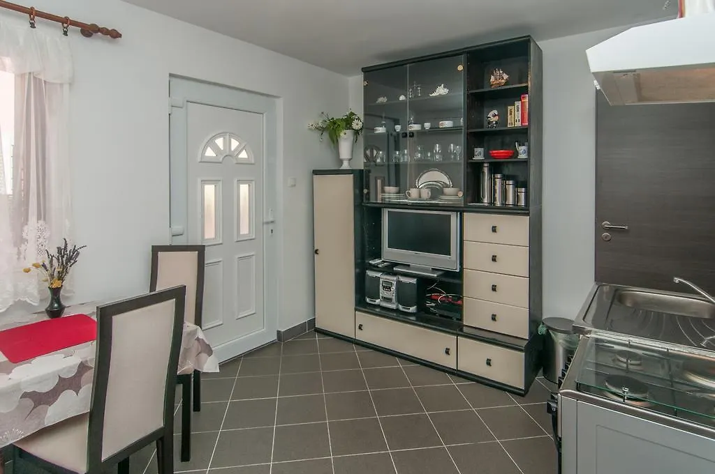 Zora Apartment Мали-Лошинь Хорватия